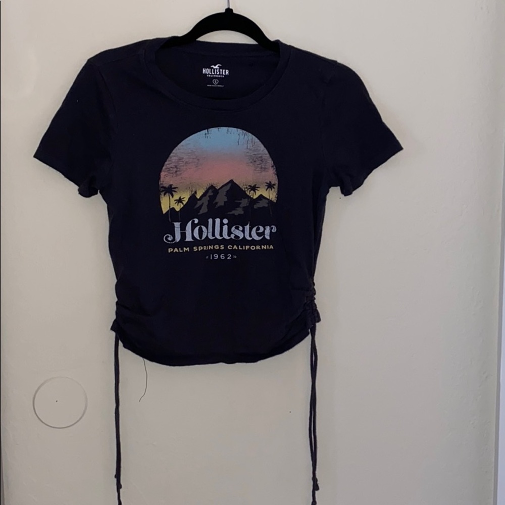 Hollister t shirt